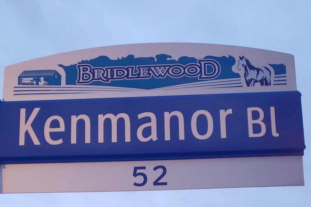 Bridlewood street sign